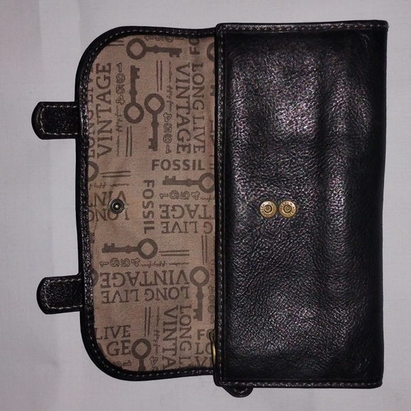 Fossil Lock Black and Tan w/Brass hardware ClassicLeather Wallet VTG EUC - Picture 3 of 15